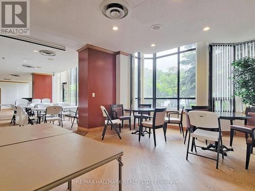 #1405 -100 Observatory Lane, Richmond Hill, ON - Indoor Photo Showing Dining Room