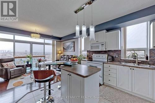 #1203 -200 Burnhamthorpe Rd E, Mississauga, ON - Indoor Photo Showing Kitchen With Double Sink