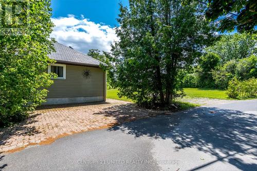 33 Birchcliff Ave, Kawartha Lakes, ON - Outdoor