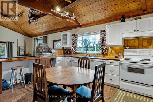 33 Birchcliff Avenue, Kawartha Lakes, ON - Indoor Photo Showing Dining Room