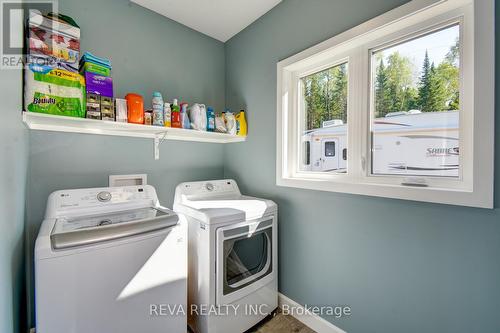 480 Cameron Lake Rd, Brudenell, Lyndoch And Ragl, ON - Indoor Photo Showing Laundry Room