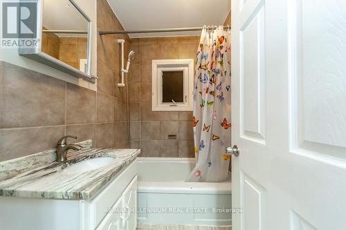 10 Rutherford Ave, Hamilton, ON - Indoor Photo Showing Bathroom