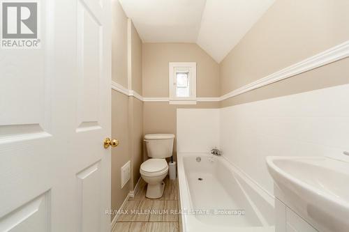 10 Rutherford Avenue, Hamilton, ON - Indoor Photo Showing Bathroom