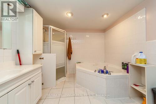 10 Rutherford Avenue, Hamilton, ON - Indoor Photo Showing Bathroom