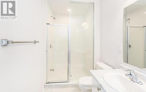 90 Freedom Cres, Hamilton, ON - Indoor Photo Showing Bathroom