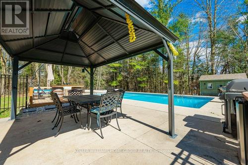 4098 Darkwood Rd, Puslinch, ON - Outdoor With In Ground Pool With Exterior