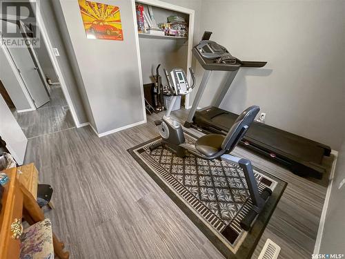 259 5Th Avenue Se, Swift Current, SK - Indoor Photo Showing Gym Room