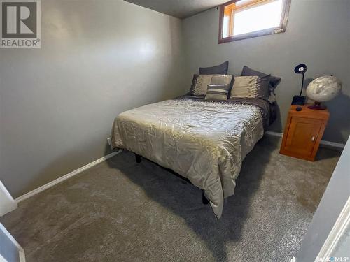 259 5Th Avenue Se, Swift Current, SK - Indoor Photo Showing Bedroom