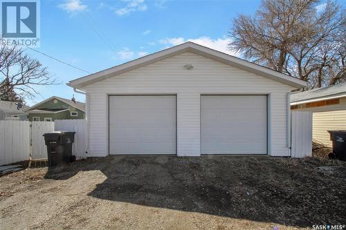 259 5Th Avenue Se, Swift Current, SK - Outdoor With Exterior