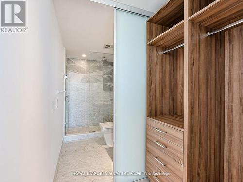 #2703 -488 University Ave, Toronto, ON - Indoor Photo Showing Bathroom