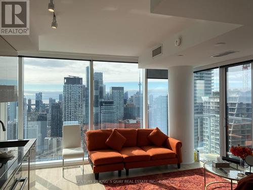 4905 - 3 Gloucester Street, Toronto, ON - Indoor Photo Showing Living Room