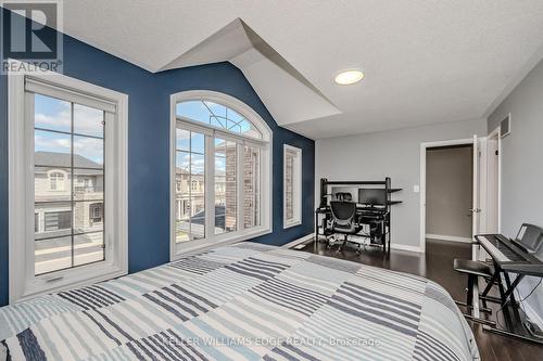 3322 Stoneware Road, Burlington, ON - Indoor Photo Showing Bedroom