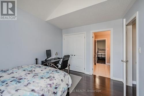 3322 Stoneware Rd, Burlington, ON - Indoor Photo Showing Bedroom