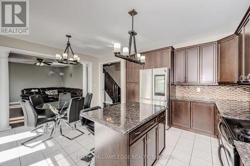3322 Stoneware Rd, Burlington, ON - Indoor Photo Showing Kitchen With Upgraded Kitchen