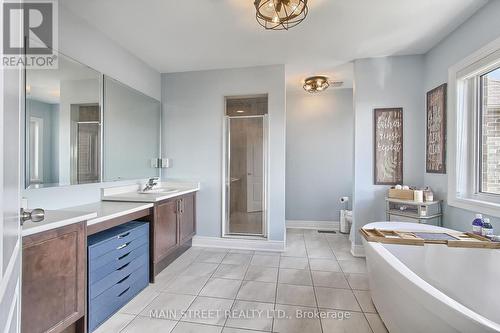 23 Prunella Cres, East Gwillimbury, ON - Indoor Photo Showing Bathroom