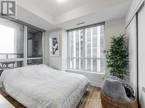 809 - 9075 Jane Street, Vaughan, ON - Indoor Photo Showing Bedroom