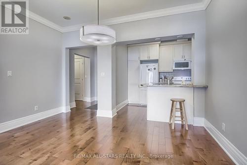 208 - 80 Burns Boulevard, King, ON - Indoor Photo Showing Kitchen