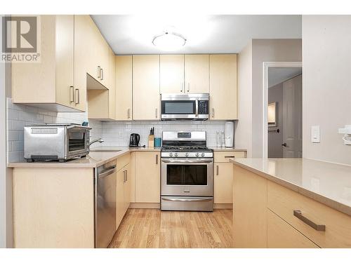2350 Stillingfleet Road Unit# 206, Kelowna, BC - Indoor Photo Showing Kitchen