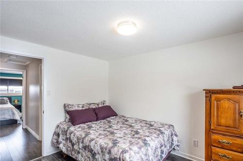 2185 Fairchild Boulevard|Unit #7, Burlington, ON - Indoor Photo Showing Bedroom