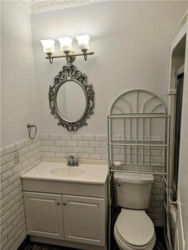 Bathroom - 274 King Street W|Unit #1, Hamilton, ON - Indoor Photo Showing Bathroom