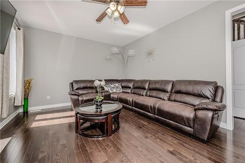 3322 Stoneware Road, Burlington, ON - Indoor Photo Showing Living Room