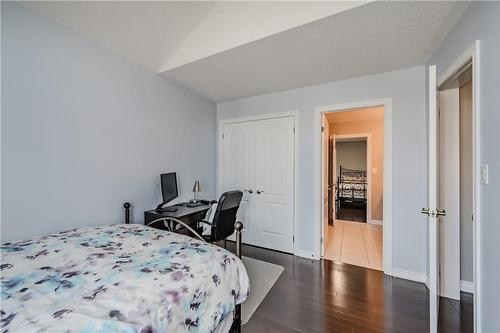 3322 Stoneware Road, Burlington, ON - Indoor Photo Showing Bedroom