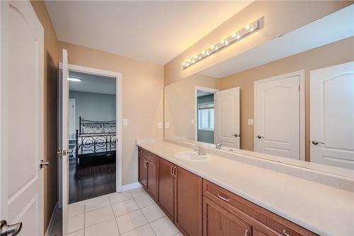 3322 Stoneware Road, Burlington, ON - Indoor Photo Showing Bathroom