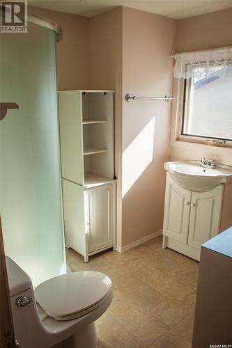 514 Stovel Avenue W, Melfort, SK - Indoor Photo Showing Bathroom