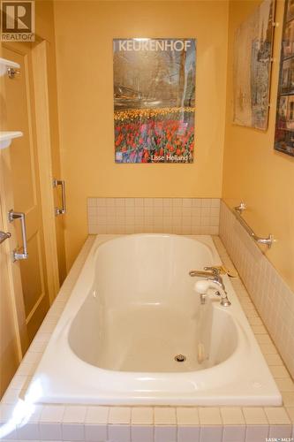 514 Stovel Avenue W, Melfort, SK - Indoor Photo Showing Bathroom