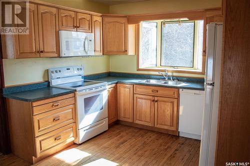 514 Stovel Avenue W, Melfort, SK - Indoor Photo Showing Kitchen With Double Sink