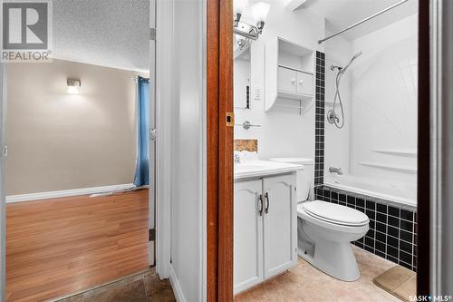 1110 Coteau Street W, Moose Jaw, SK - Indoor Photo Showing Bathroom