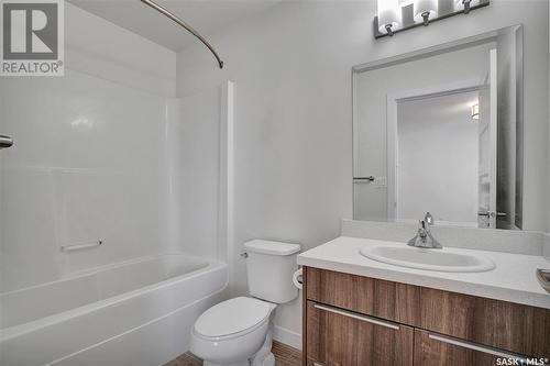 5 1060 Parr Hill Drive, Martensville, SK - Indoor Photo Showing Bathroom