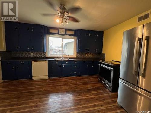 929 Veterans Avenue, Esterhazy, SK - Indoor Photo Showing Kitchen With Double Sink