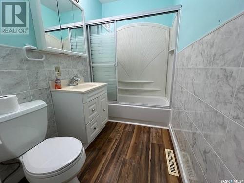 929 Veterans Avenue, Esterhazy, SK - Indoor Photo Showing Bathroom