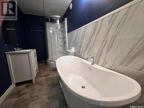 929 Veterans Avenue, Esterhazy, SK - Indoor Photo Showing Bathroom