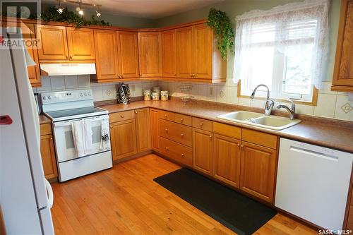 South Qu'Appelle Acreage, South Qu'Appelle Rm No. 157, SK - Indoor Photo Showing Kitchen With Double Sink
