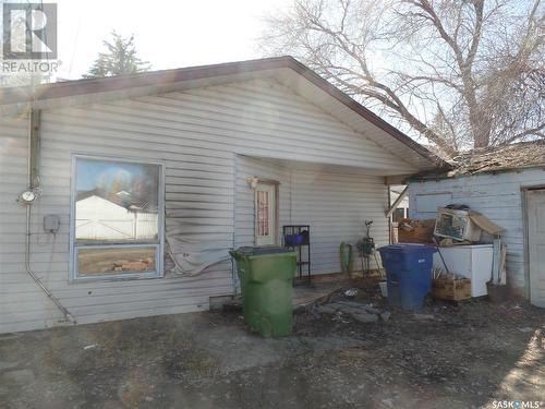 814 Athabasca Street E, Moose Jaw, SK - Outdoor With Exterior
