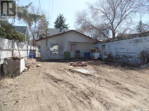 814 Athabasca Street E, Moose Jaw, SK - Outdoor
