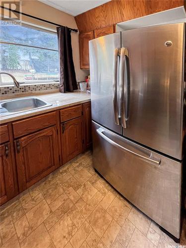 641 Eastwood Street, Prince Albert, SK - Indoor Photo Showing Kitchen With Double Sink