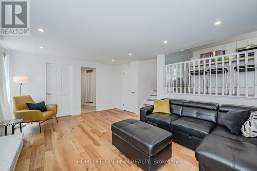 30 Burton Rd, Guelph, ON - Indoor Photo Showing Living Room