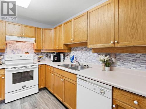 380 Shepherd Road Unit# 106, Chase, BC - Indoor Photo Showing Kitchen With Double Sink