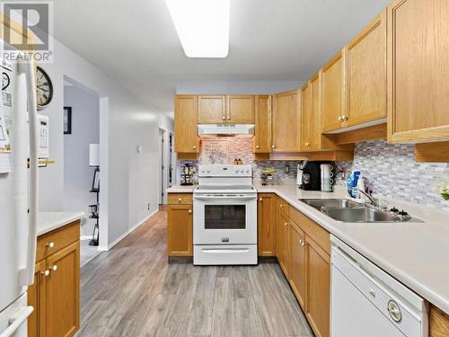 106-380 Shepherd Rd, Chase, BC - Indoor Photo Showing Kitchen With Double Sink