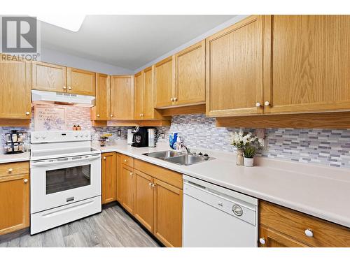 106-380 Shepherd Rd, Chase, BC - Indoor Photo Showing Kitchen With Double Sink