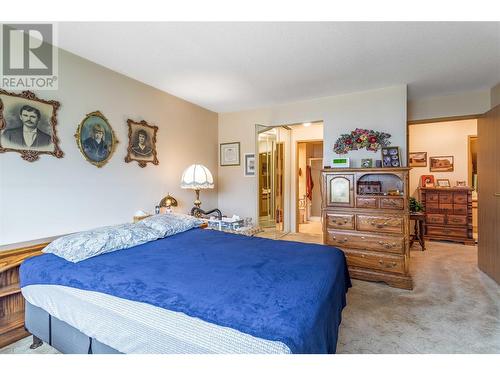 1045 Sutherland Avenue Unit# 164, Kelowna, BC - Indoor Photo Showing Bedroom