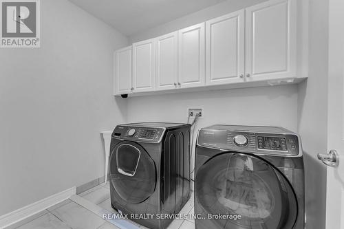 3298 Charles Fay Pass, Oakville, ON - Indoor Photo Showing Laundry Room