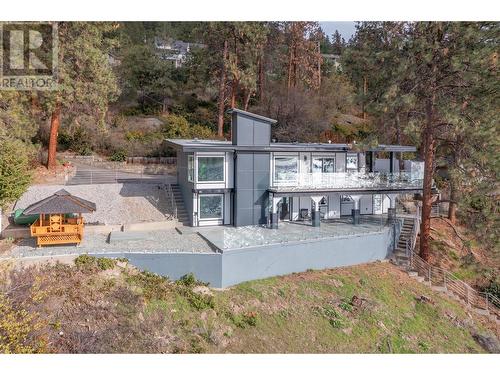 2396 Dubbin Road, Kelowna, BC - Outdoor