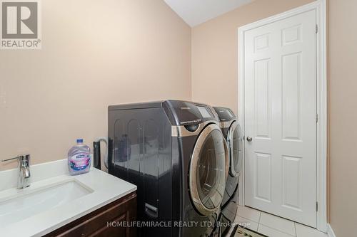 195 Sussexvale Dr, Brampton, ON - Indoor Photo Showing Laundry Room