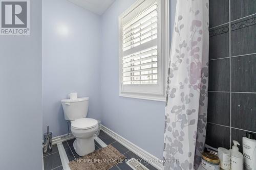 195 Sussexvale Dr, Brampton, ON - Indoor Photo Showing Bathroom