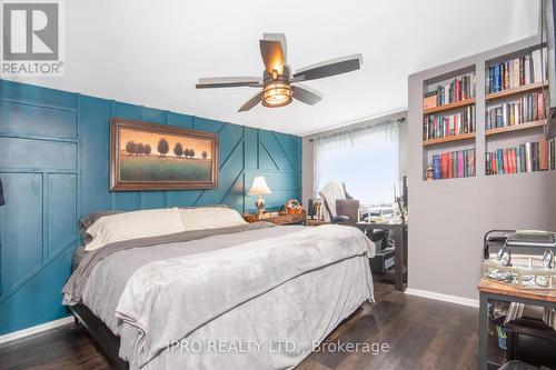74 Pinelands Ave, Hamilton, ON - Indoor Photo Showing Bedroom