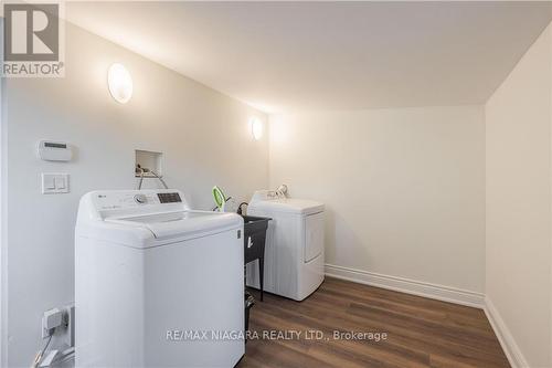 113 Chetwood St, St. Catharines, ON - Indoor Photo Showing Laundry Room